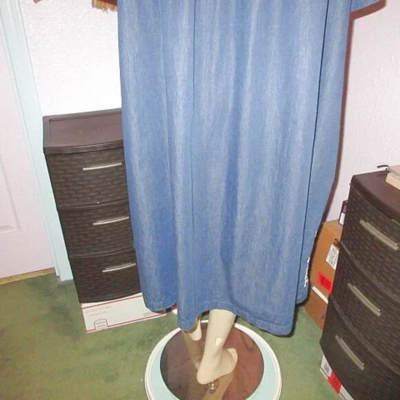 Go Softly Denim Dress Size 3X Pockets Embroidered Tradwife Cottage House Casual - Picture 9 of 10